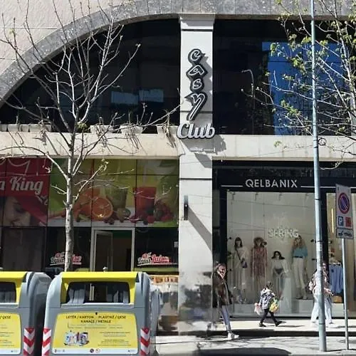 Center Easy_luxury 地拉那